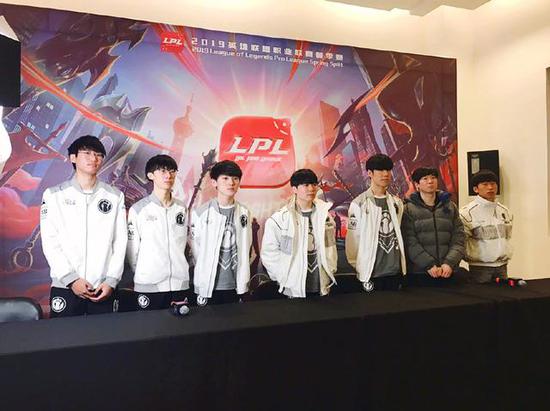 许多玩家把 许多玩家把